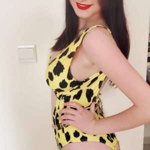 Falguni college girl escort in Delhi (4)