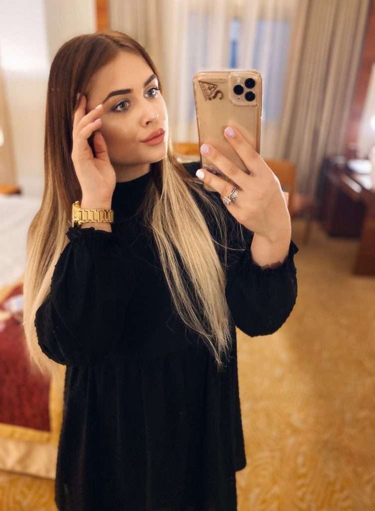 Maya Gandhi Nagar escort girl (4)