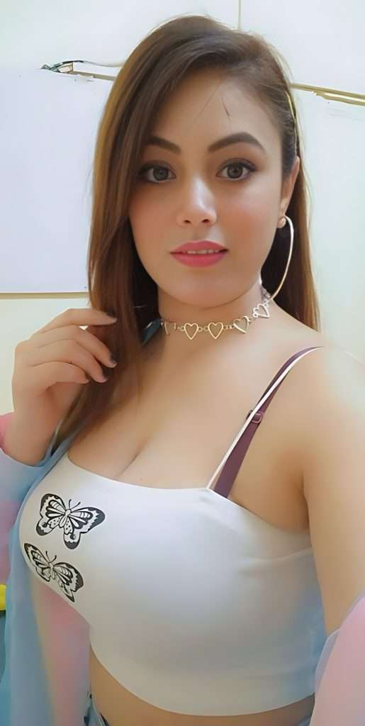 Sayli an independent escort in Defence Colony South Delhi (2)