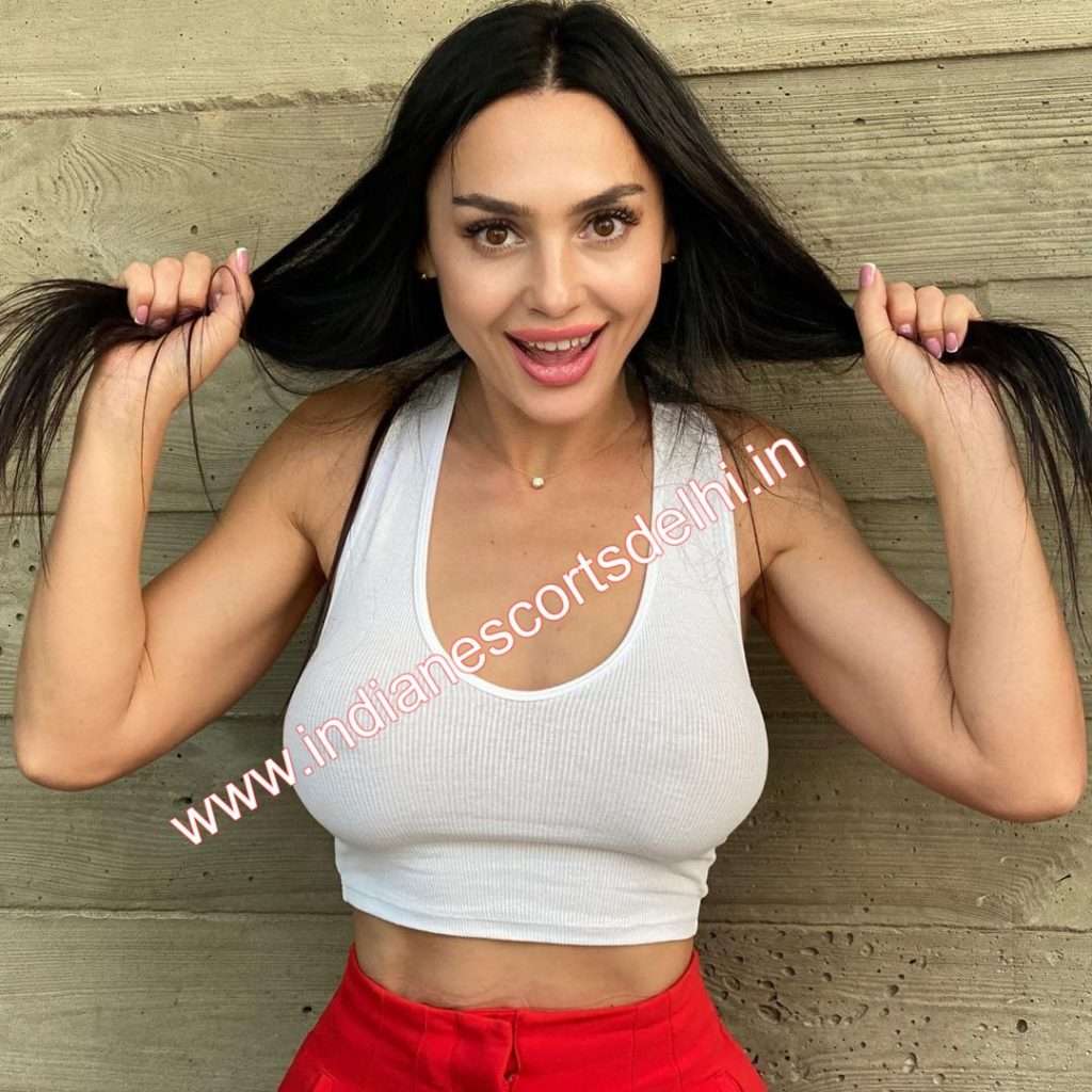 Shivani an independent Big boobs escort in Vasant Kunj (4)