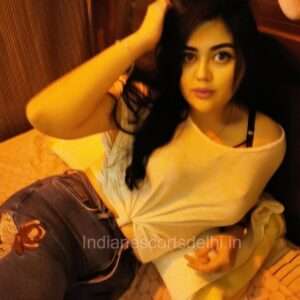 Nisha is a young Delhi escorts in Model Town (1)