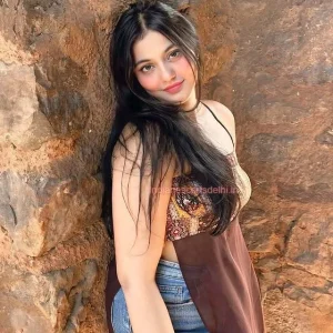 Ishani Indian busty escort in Aerocity, Delhi (1)