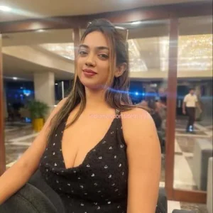 Ishita Busty Indian escort in Delhi (4)