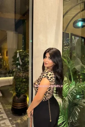 Shiksha Call girl in Delhi Shiksha Indian Housewife escort in Delhi Aerocity (3)